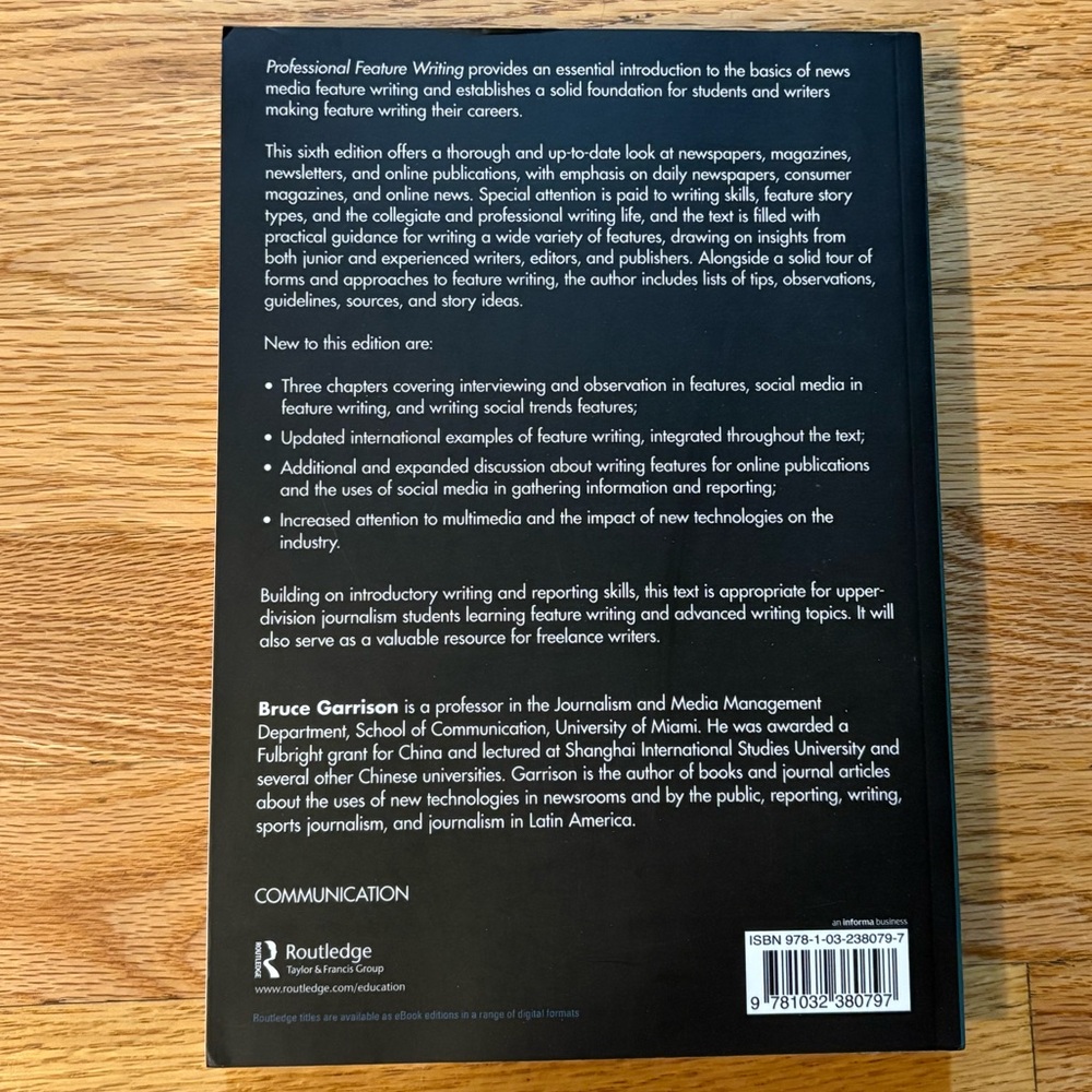Professional Feature Writing Text Book by Bruce Garrison - Picture 3 of 3